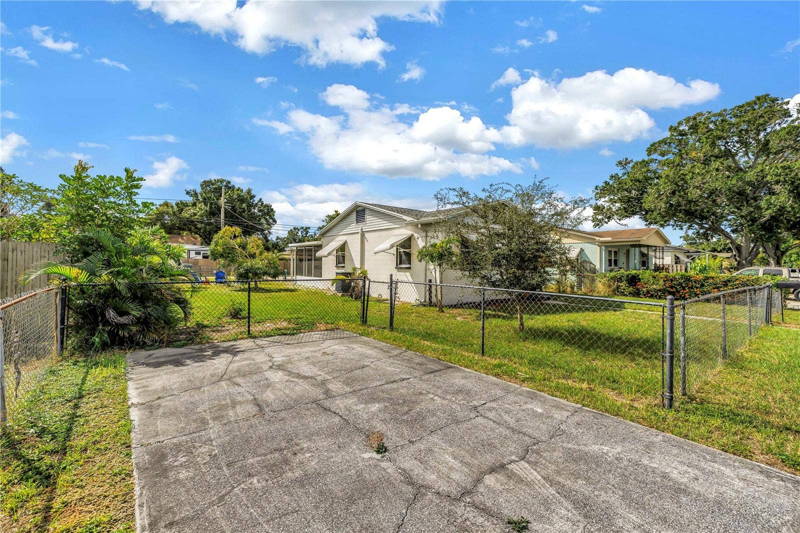 2450 37TH AVENUE N, St Petersburg, FL 33713