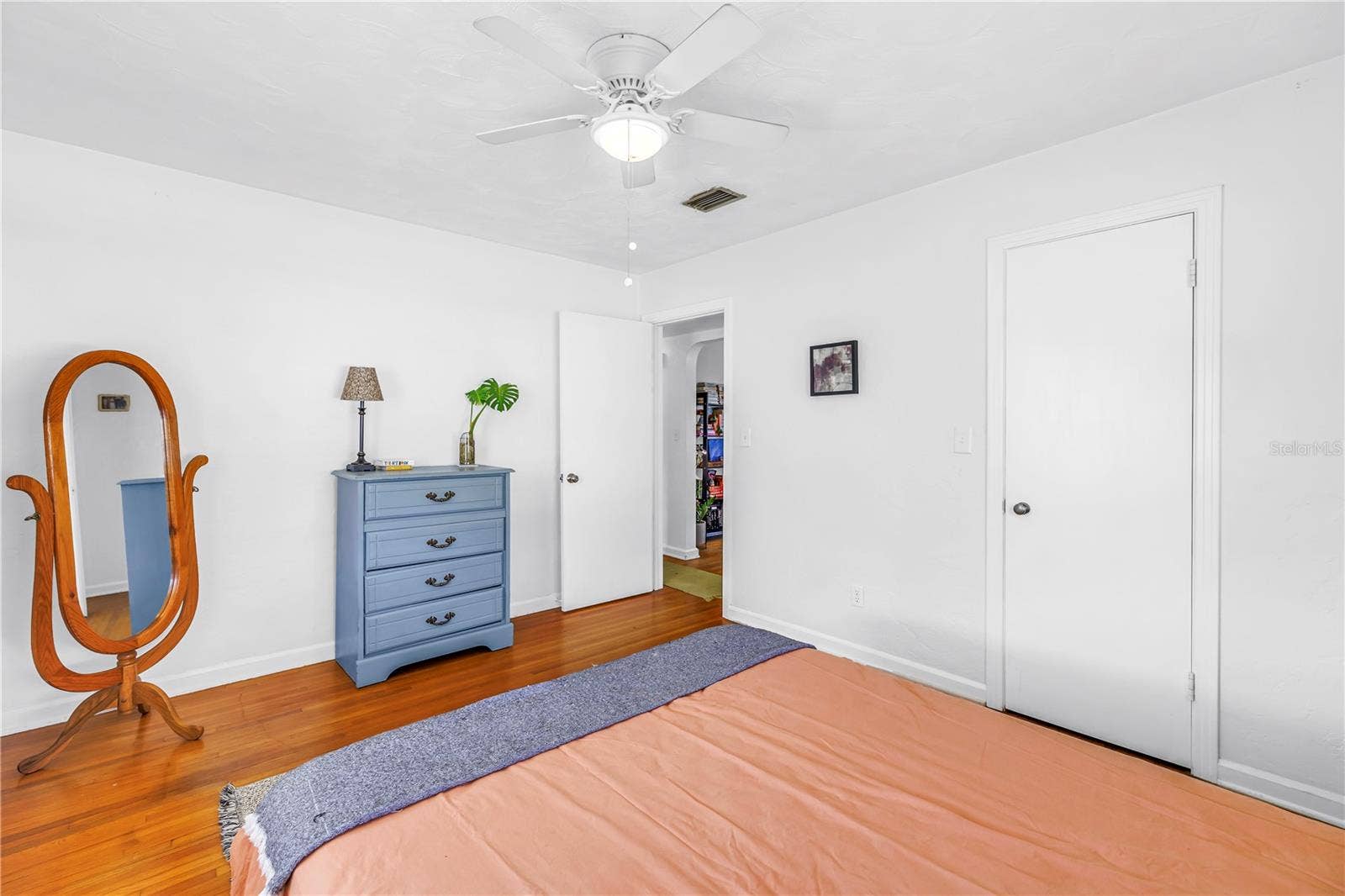 2450 37TH AVENUE N, St Petersburg, FL 33713