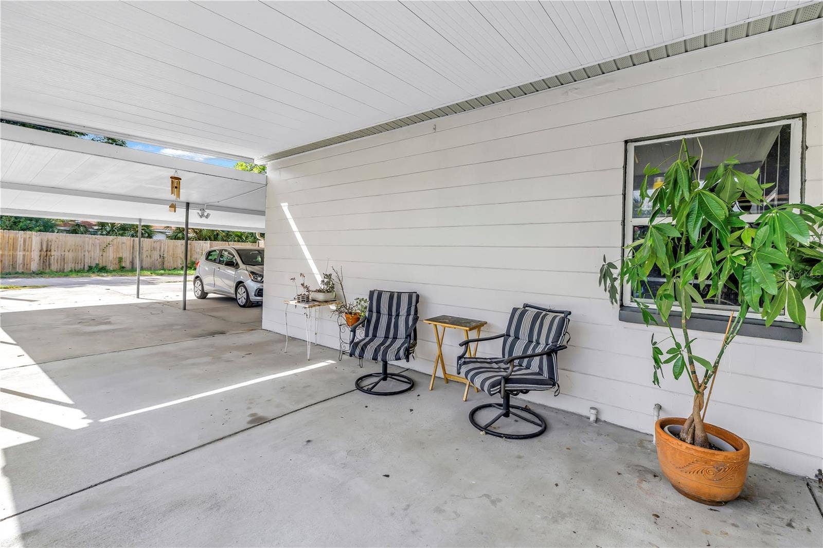 2450 37TH AVENUE N, St Petersburg, FL 33713