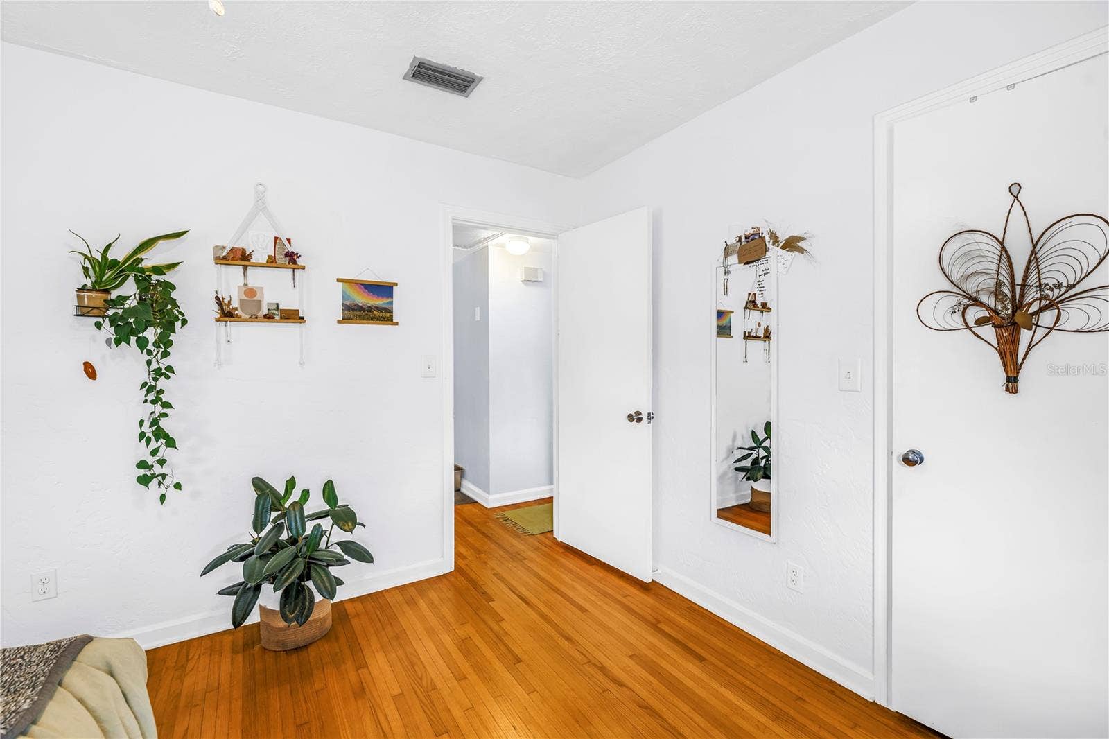2450 37TH AVENUE N, St Petersburg, FL 33713