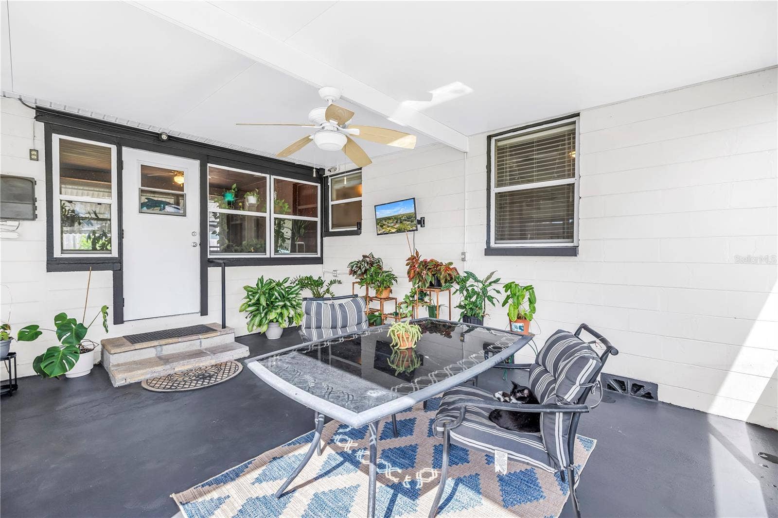 2450 37TH AVENUE N, St Petersburg, FL 33713
