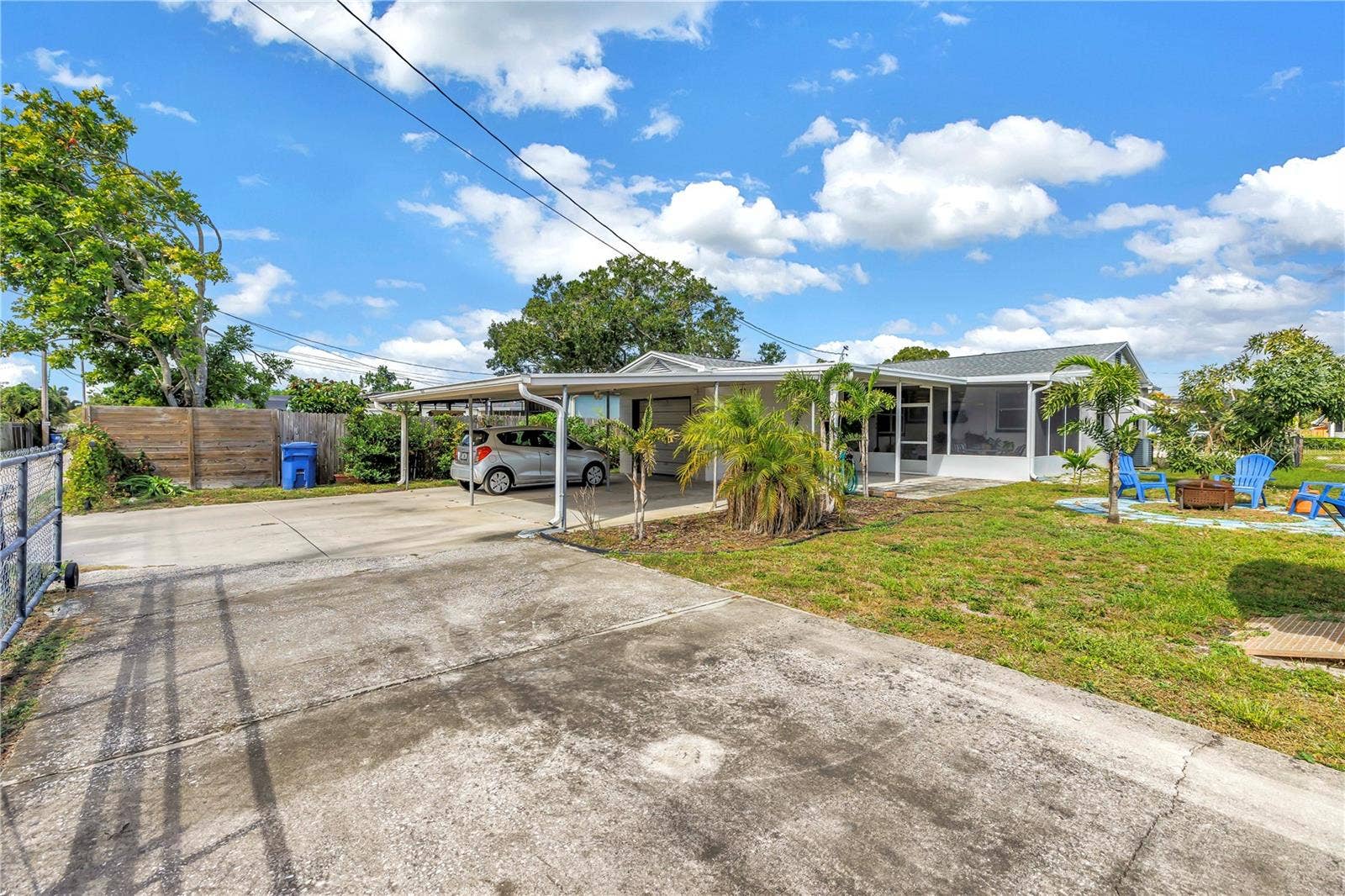 2450 37TH AVENUE N, St Petersburg, FL 33713