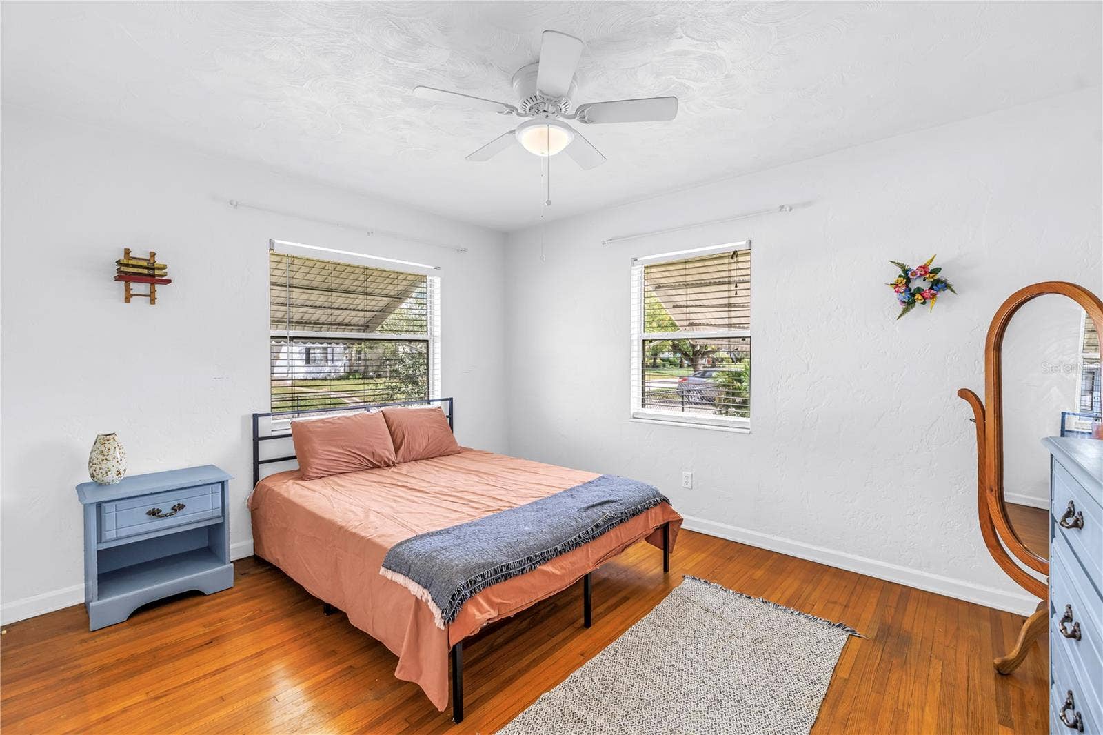 2450 37TH AVENUE N, St Petersburg, FL 33713