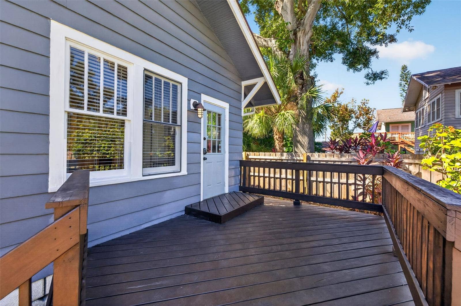 845 28TH AVENUE N, St Petersburg, FL 33704