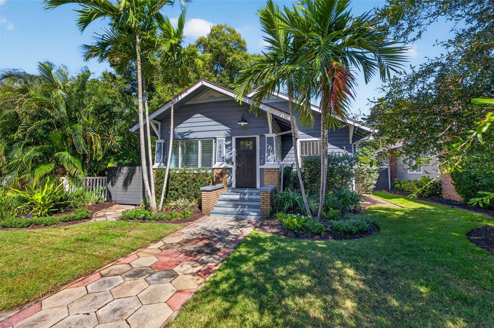 845 28TH AVENUE N, St Petersburg, FL 33704