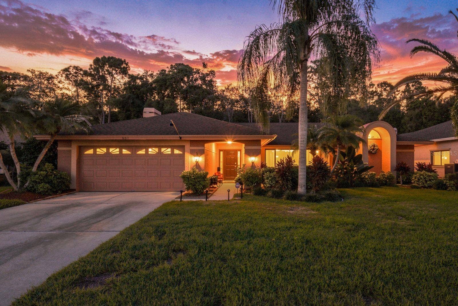 537 CENTERWOOD DRIVE, Tarpon Springs, FL 34688