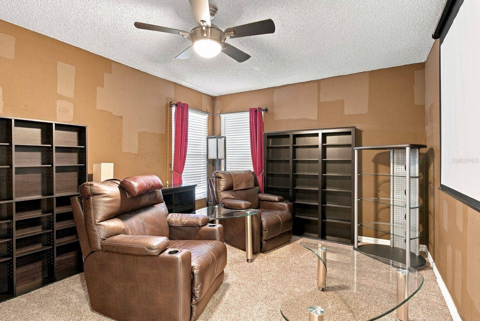 537 CENTERWOOD DRIVE, Tarpon Springs, FL 34688
