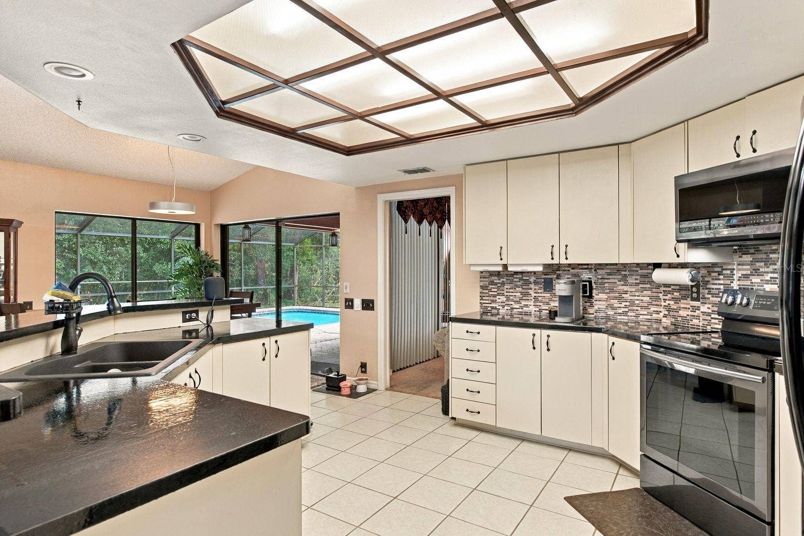 537 CENTERWOOD DRIVE, Tarpon Springs, FL 34688