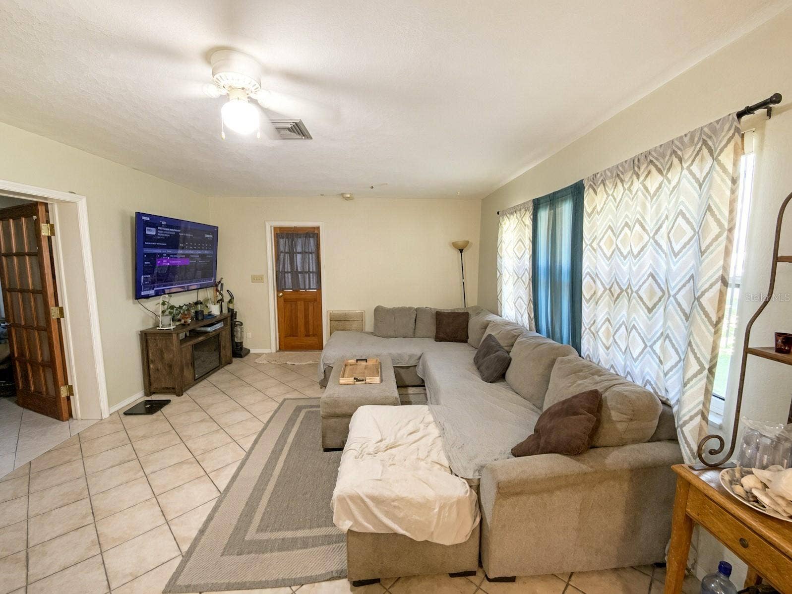 10569 DIXON DRIVE, Seminole, FL 33772 Family Room
