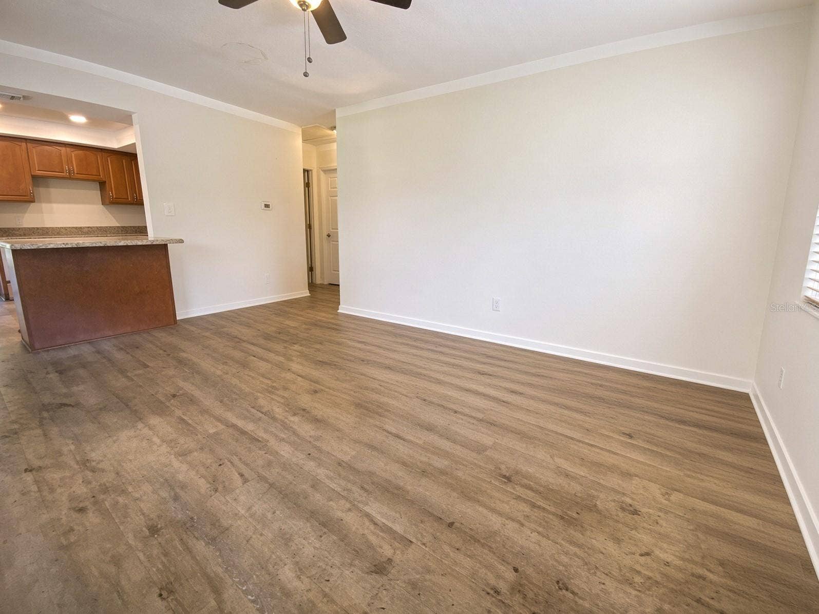 10569 DIXON DRIVE, Seminole, FL 33772 Living Room