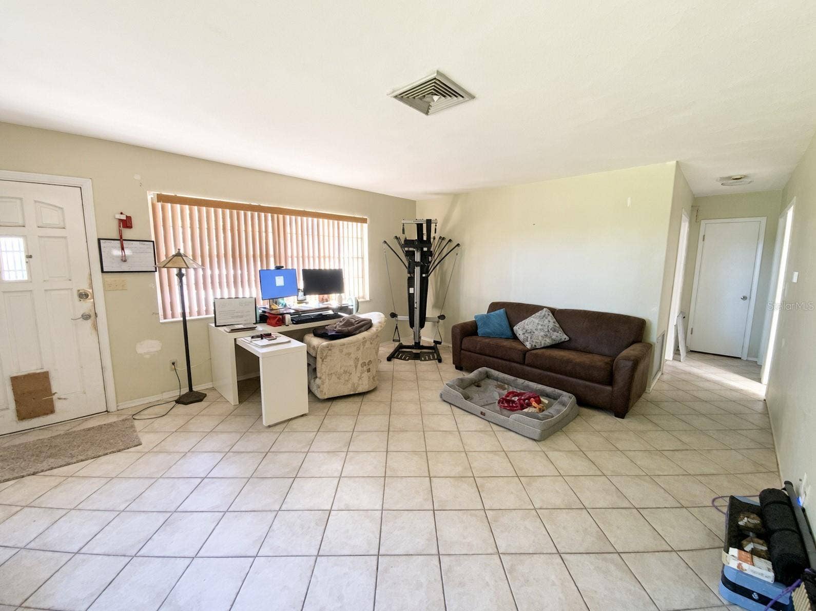 10569 DIXON DRIVE, Seminole, FL 33772 Living Room