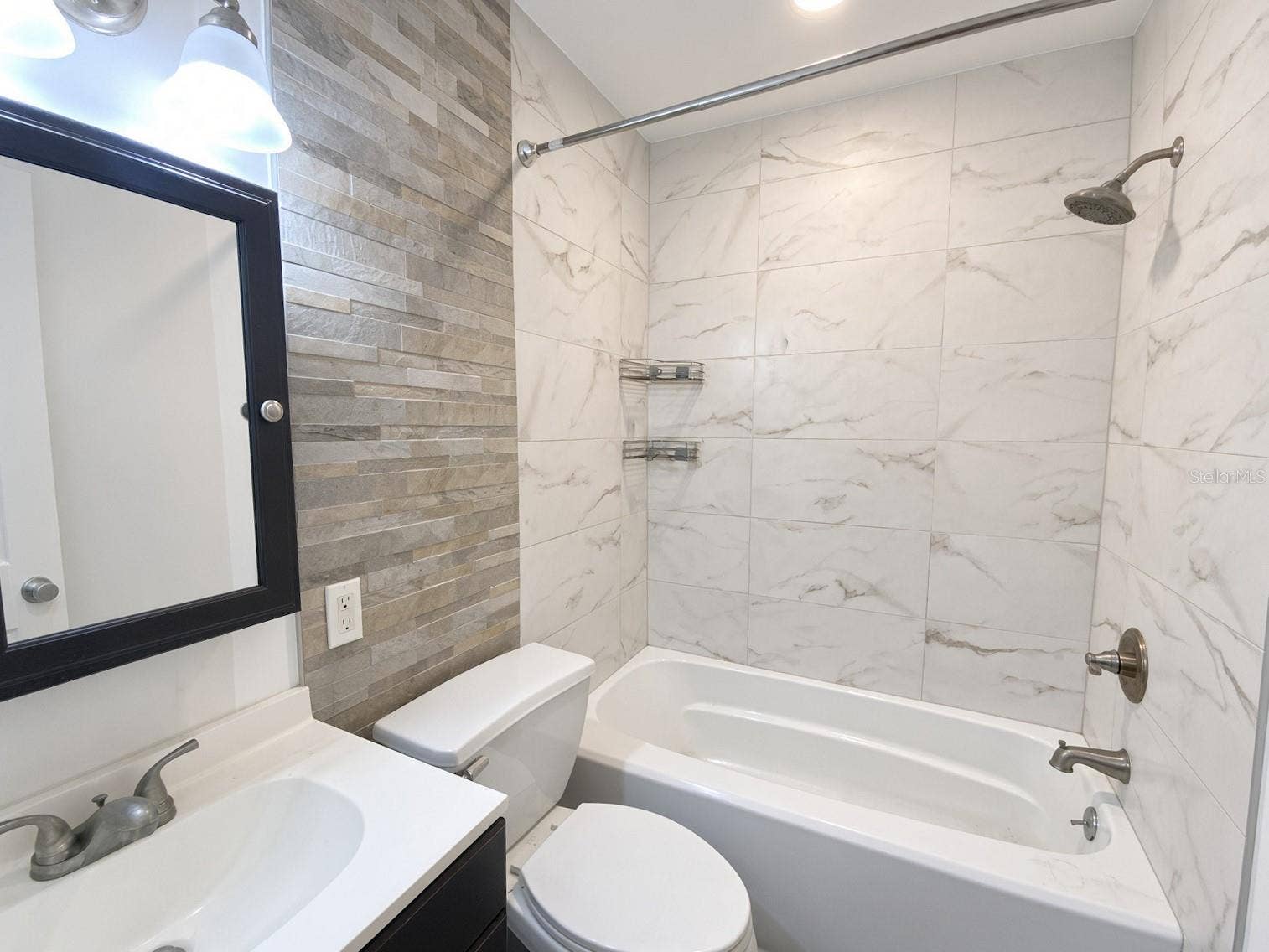 10569 DIXON DRIVE, Seminole, FL 33772 Bathroom