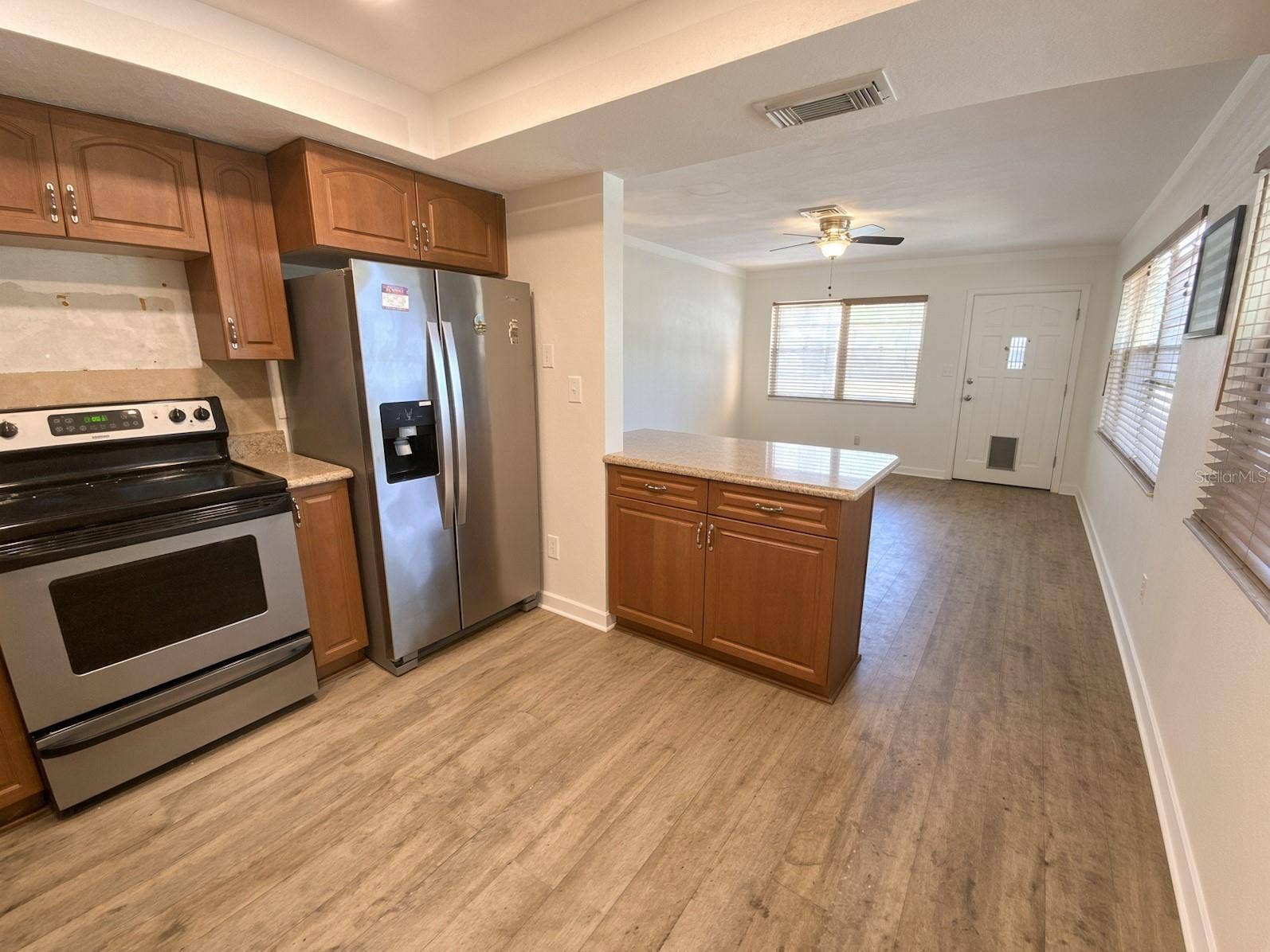 10569 DIXON DRIVE, Seminole, FL 33772 Kitchen