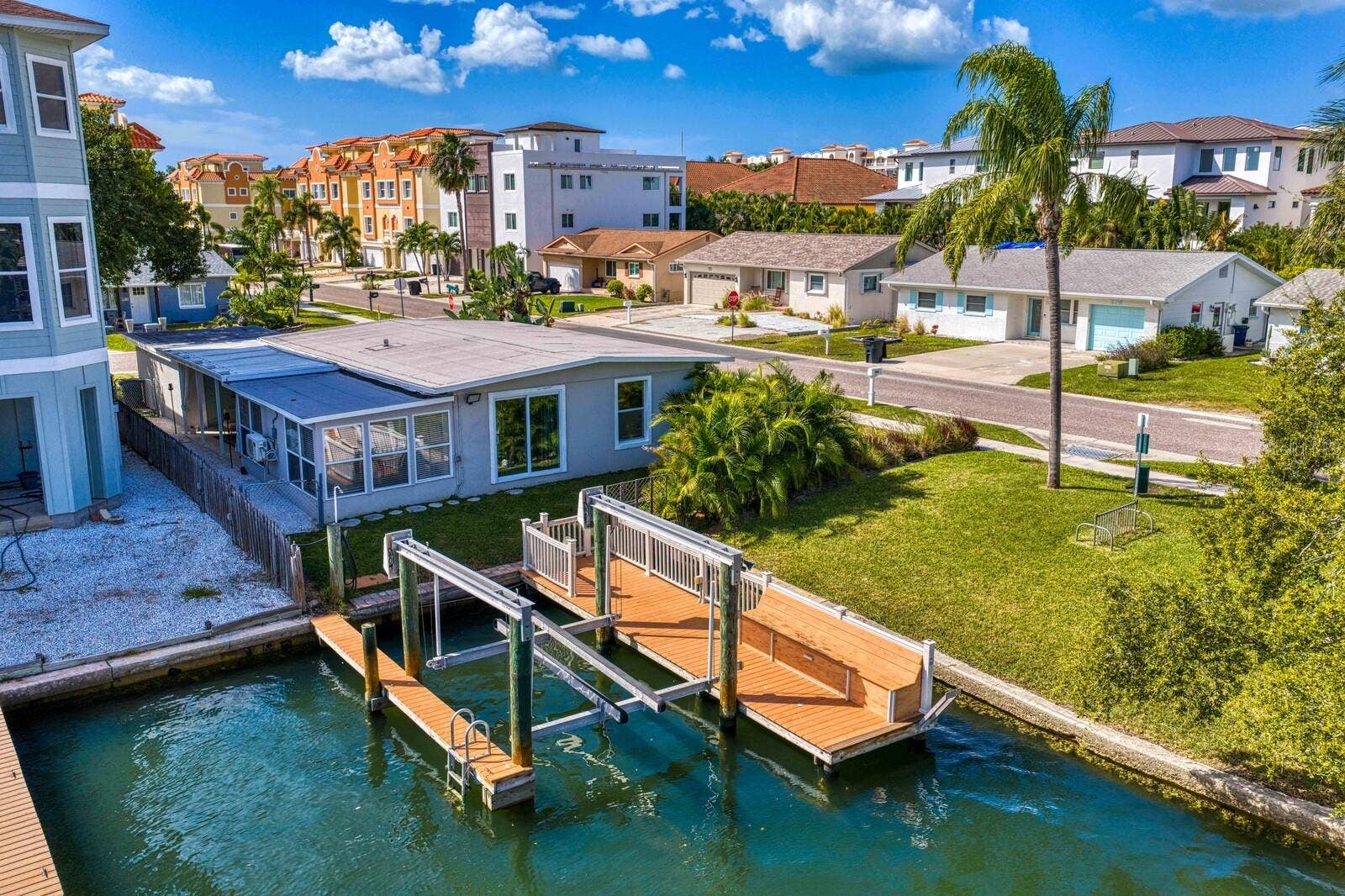 191 175TH AVENUE E, Redington Shores, FL 33708