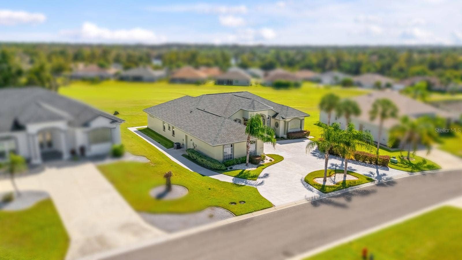2751 HUNTINGTON HILLS DRIVE, Lakeland, FL 33810 2751 HUNTINGTON HILLS DRIVE, Lakeland, FL 33810