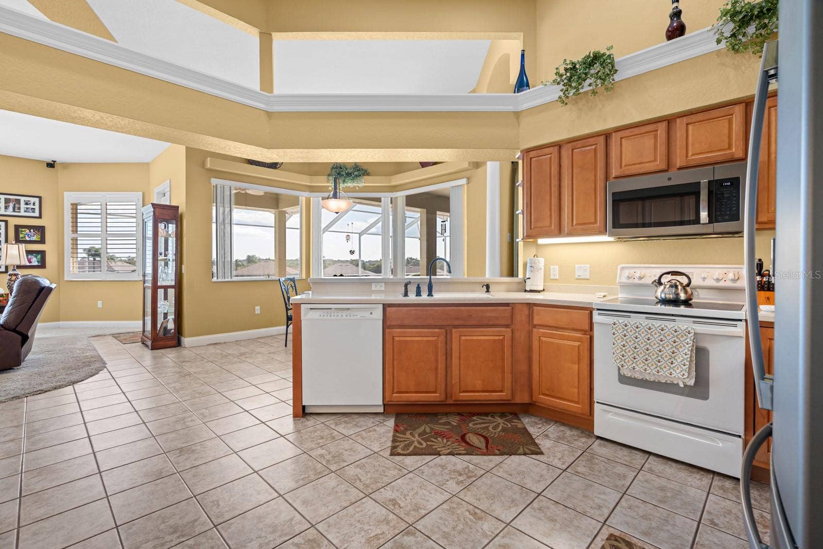 2751 HUNTINGTON HILLS DRIVE, Lakeland, FL 33810 2751 HUNTINGTON HILLS DRIVE, Lakeland, FL 33810