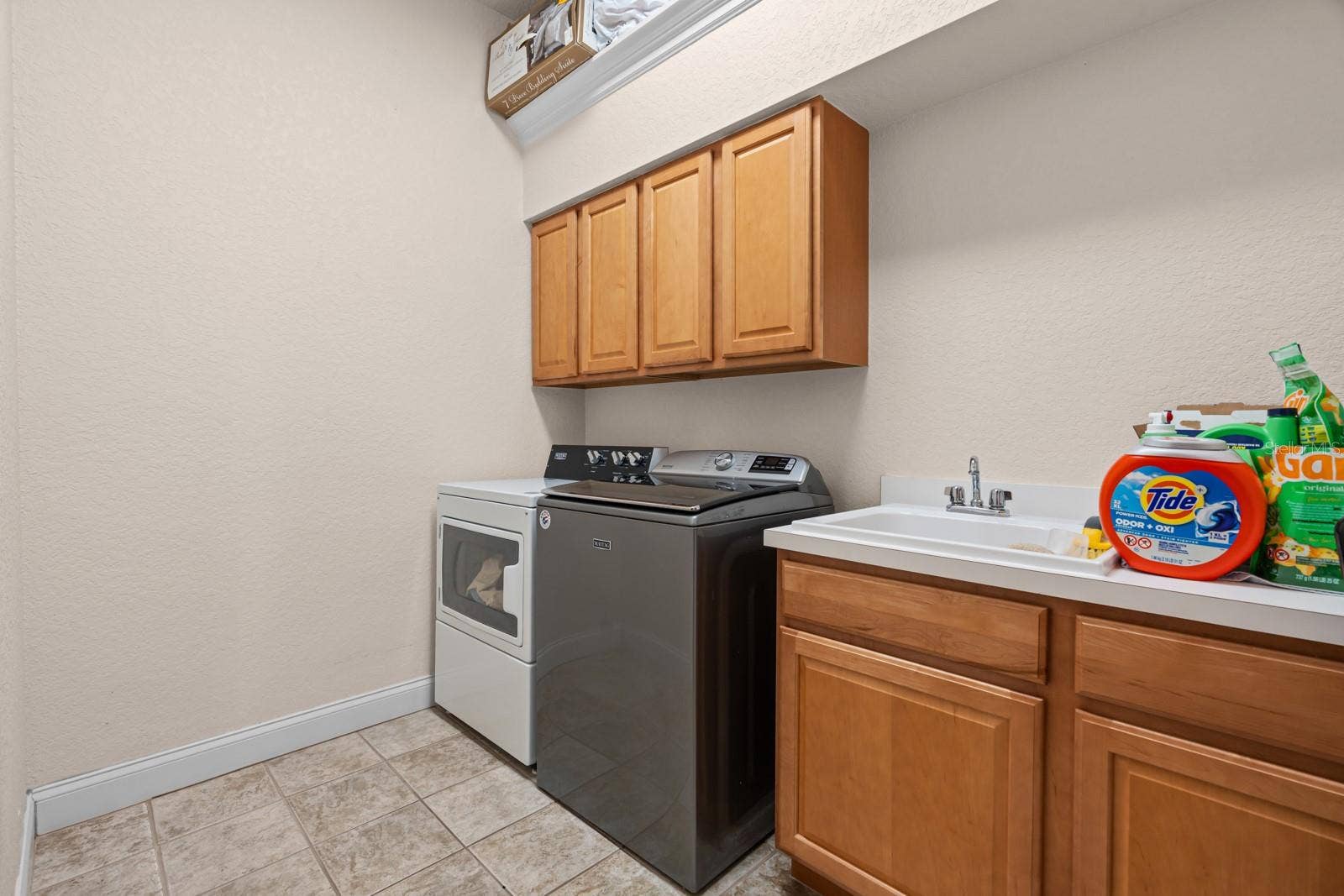 2751 HUNTINGTON HILLS DRIVE, Lakeland, FL 33810 2751 HUNTINGTON HILLS DRIVE, Lakeland, FL 33810