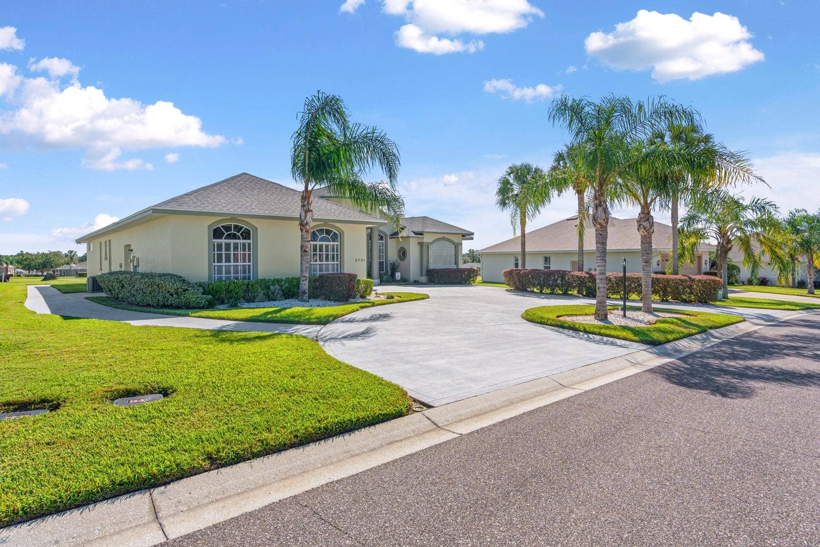 2751 HUNTINGTON HILLS DRIVE, Lakeland, FL 33810 2751 HUNTINGTON HILLS DRIVE, Lakeland, FL 33810