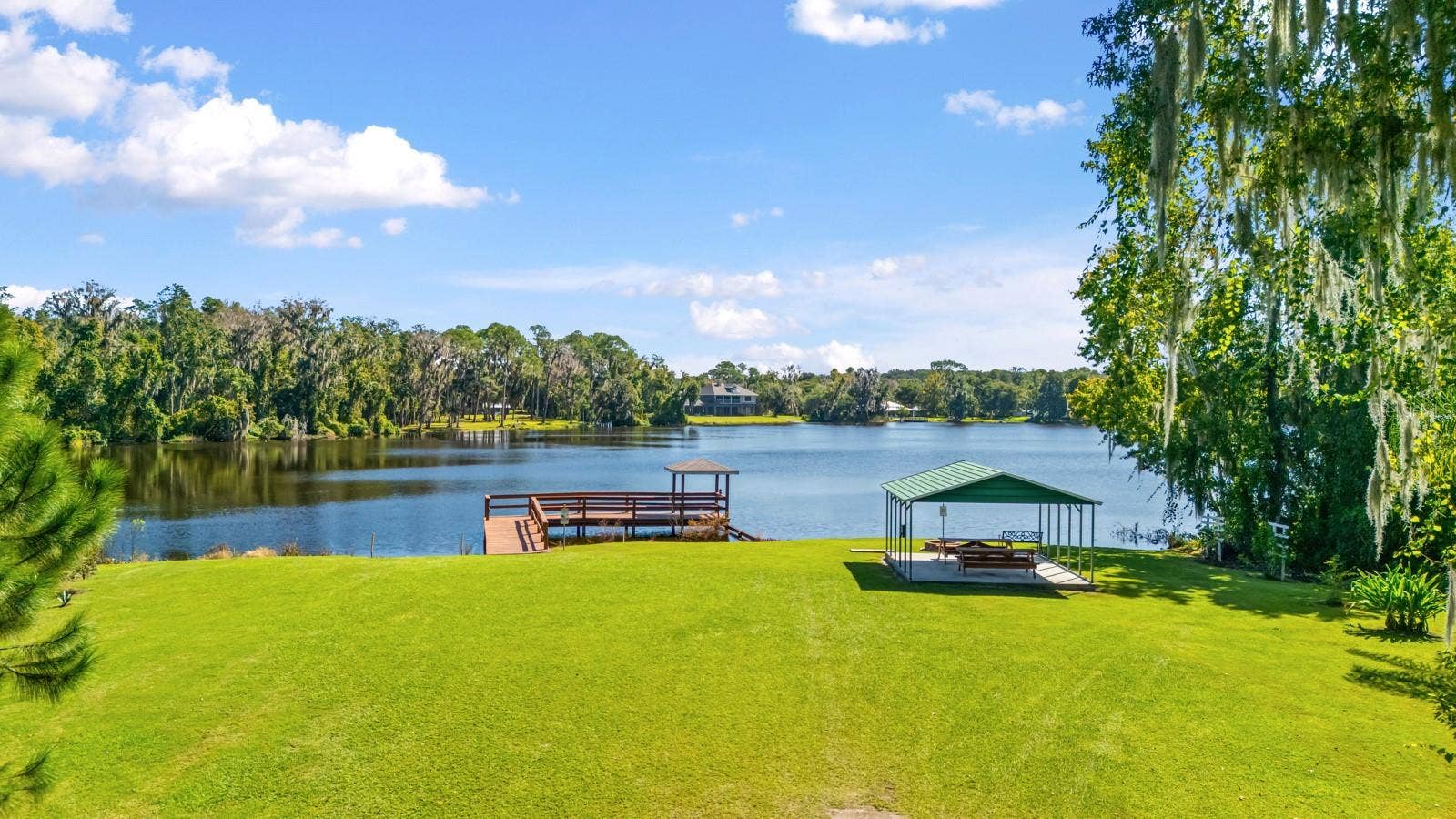 2751 HUNTINGTON HILLS DRIVE, Lakeland, FL 33810 2751 HUNTINGTON HILLS DRIVE, Lakeland, FL 33810