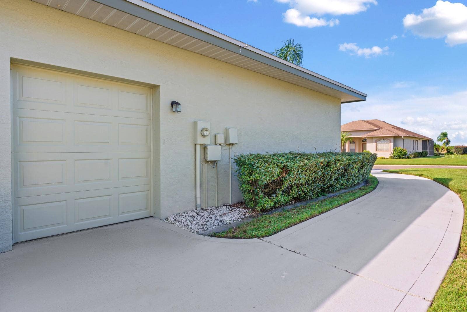 2751 HUNTINGTON HILLS DRIVE, Lakeland, FL 33810 2751 HUNTINGTON HILLS DRIVE, Lakeland, FL 33810