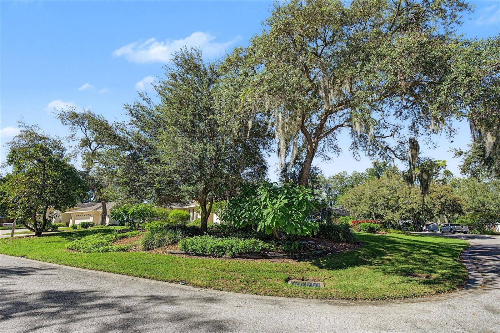 2334 TIVERTON COURT, Dunedin, FL 34698 2334 TIVERTON COURT, Dunedin, FL 34698