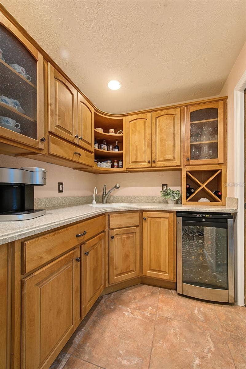 2334 TIVERTON COURT, Dunedin, FL 34698 2334 TIVERTON COURT, Dunedin, FL 34698