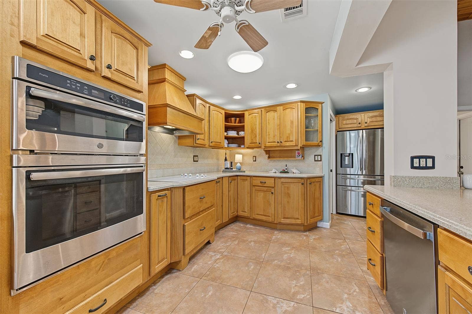 2334 TIVERTON COURT, Dunedin, FL 34698 2334 TIVERTON COURT, Dunedin, FL 34698