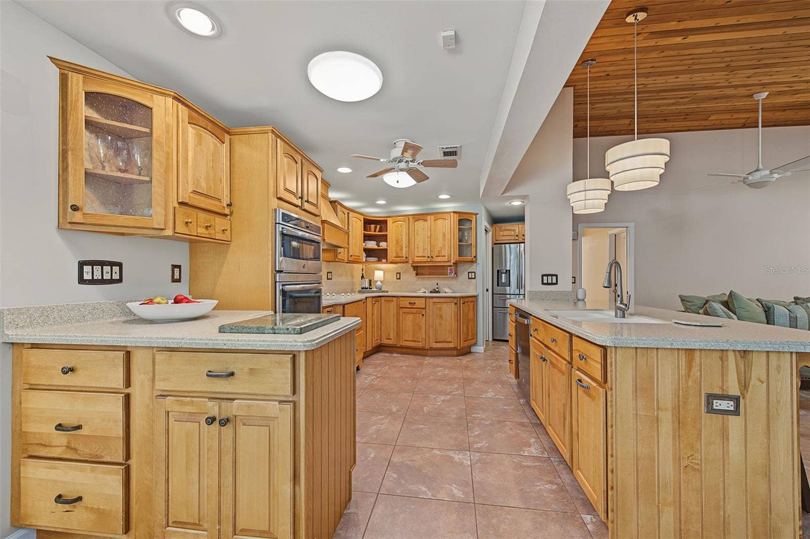 2334 TIVERTON COURT, Dunedin, FL 34698 2334 TIVERTON COURT, Dunedin, FL 34698