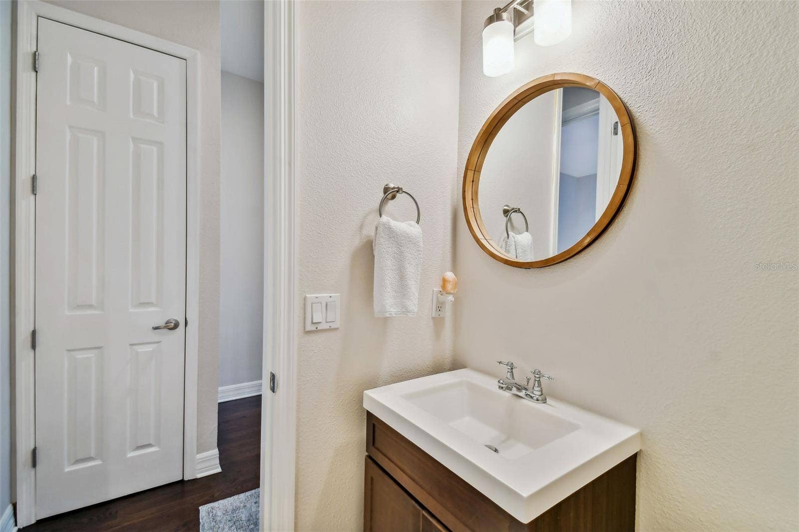 1001 EDISON PARK COURT, Tampa, FL 33606 1001 EDISON PARK COURT, Tampa, FL 33606