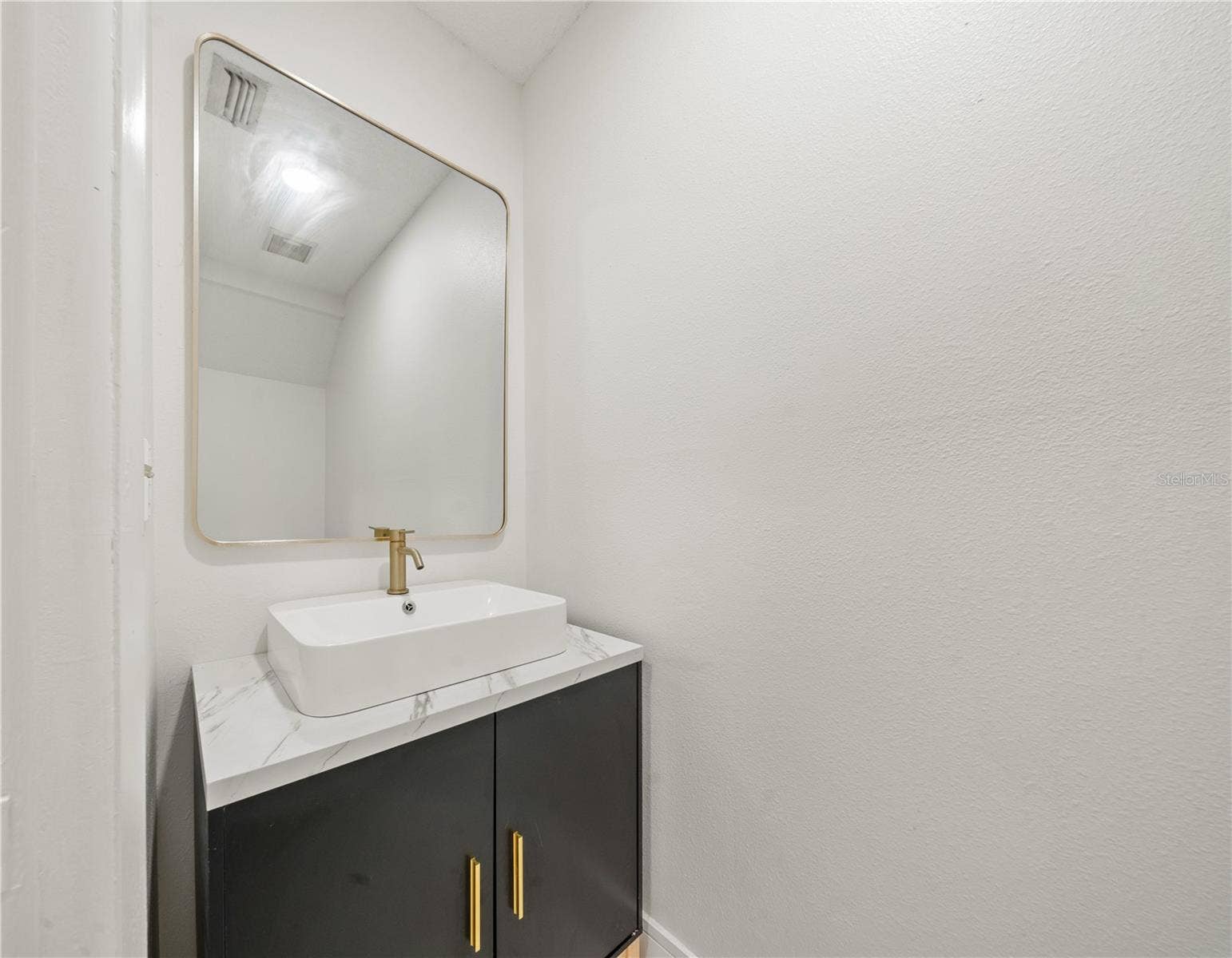 935 HAMILTON COURT, Palm Harbor, FL 34683 935 HAMILTON COURT, Palm Harbor, FL 34683
