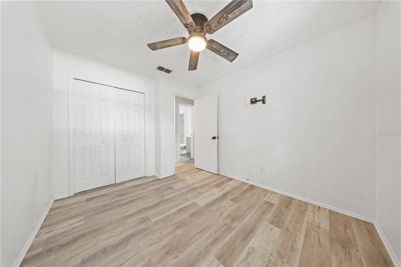 935 HAMILTON COURT, Palm Harbor, FL 34683 935 HAMILTON COURT, Palm Harbor, FL 34683