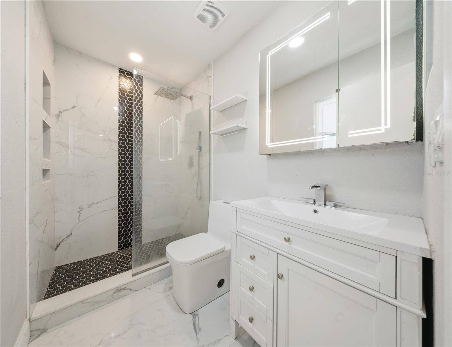 935 HAMILTON COURT, Palm Harbor, FL 34683 935 HAMILTON COURT, Palm Harbor, FL 34683