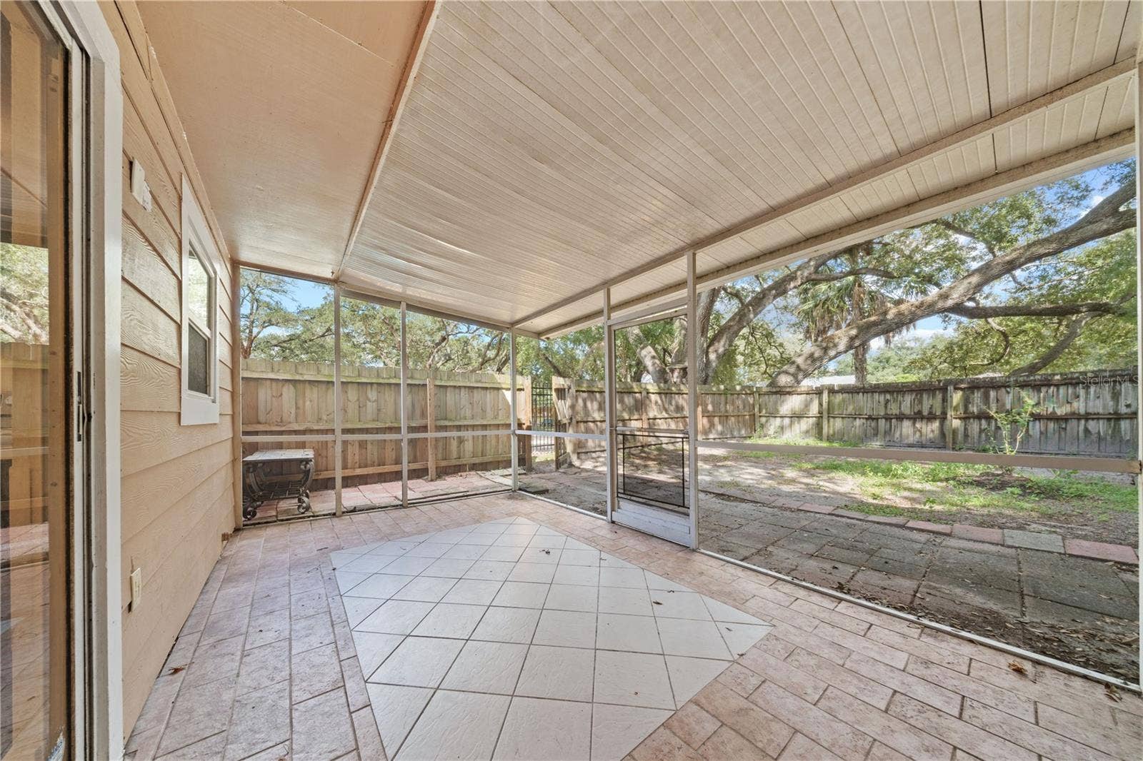 935 HAMILTON COURT, Palm Harbor, FL 34683 935 HAMILTON COURT, Palm Harbor, FL 34683