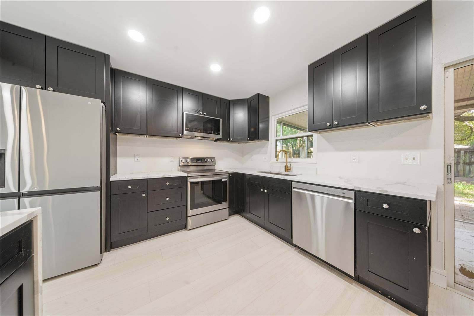 935 HAMILTON COURT, Palm Harbor, FL 34683 935 HAMILTON COURT, Palm Harbor, FL 34683