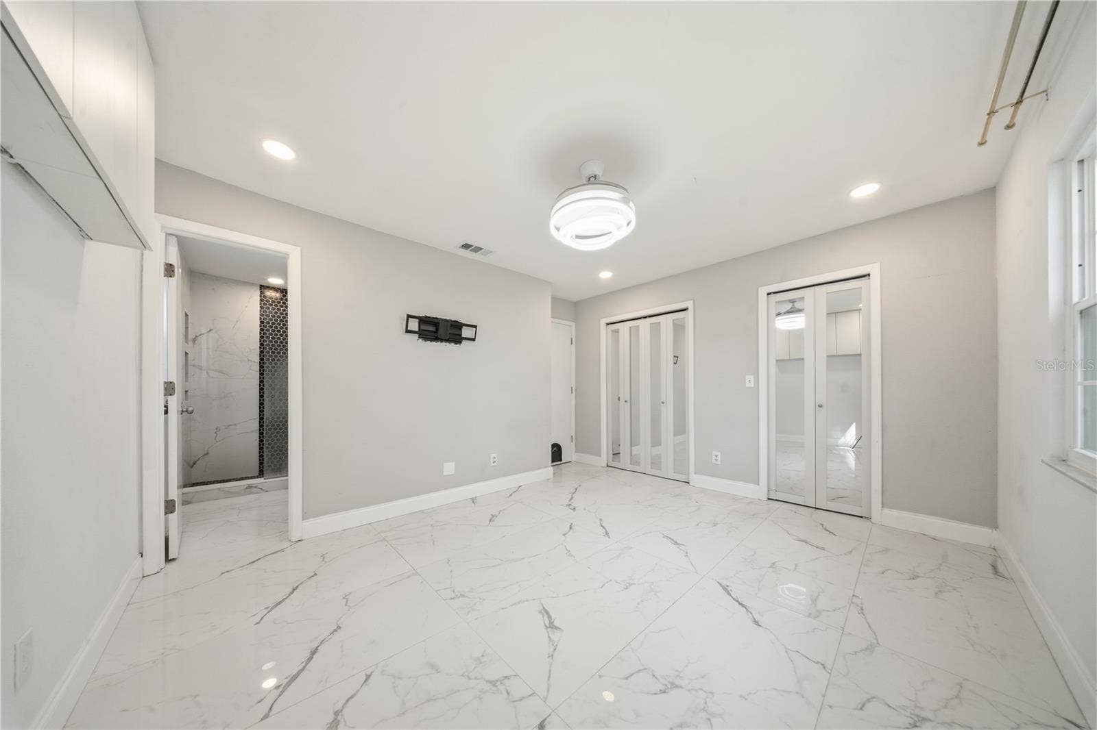 935 HAMILTON COURT, Palm Harbor, FL 34683 935 HAMILTON COURT, Palm Harbor, FL 34683