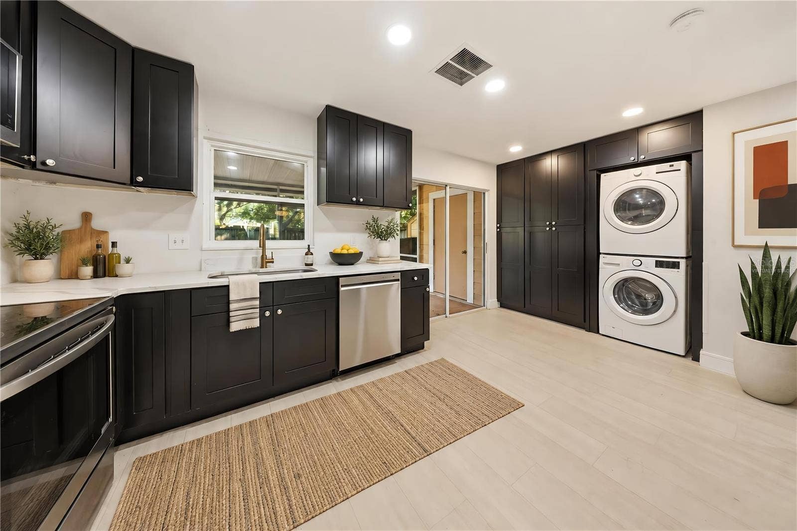 935 HAMILTON COURT, Palm Harbor, FL 34683 virtually staged