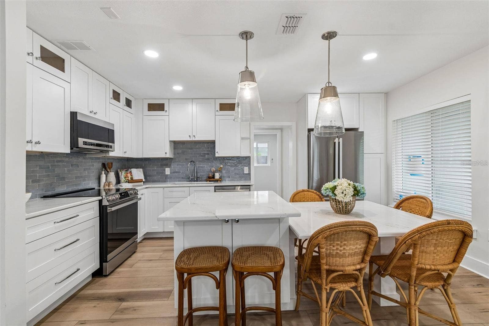 403 DRIFTWOOD DRIVE W, Palm Harbor, FL 34683 403 DRIFTWOOD DRIVE W, Palm Harbor, FL 34683
