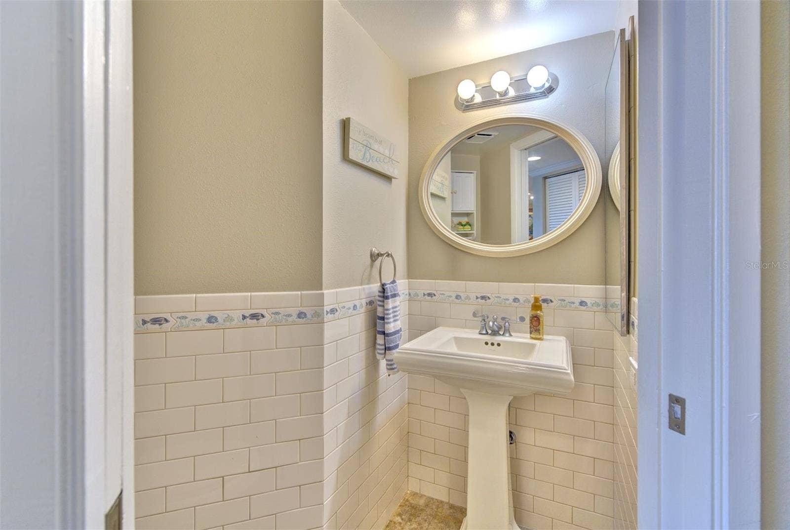 1340 GULF BOULEVARD, #10A, Clearwater, FL 33767 Half bathroom