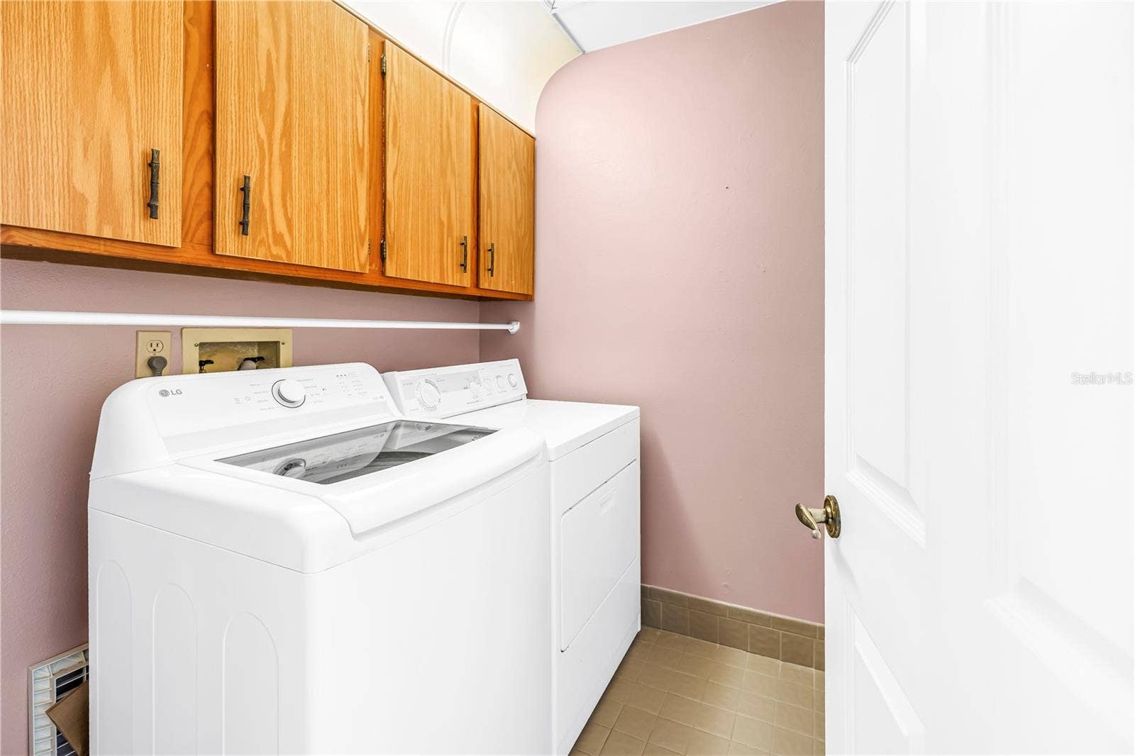 1609 WATERMARK CIRCLE NE, St Petersburg, FL 33702 1609 WATERMARK CIRCLE NE, St Petersburg, FL 33702