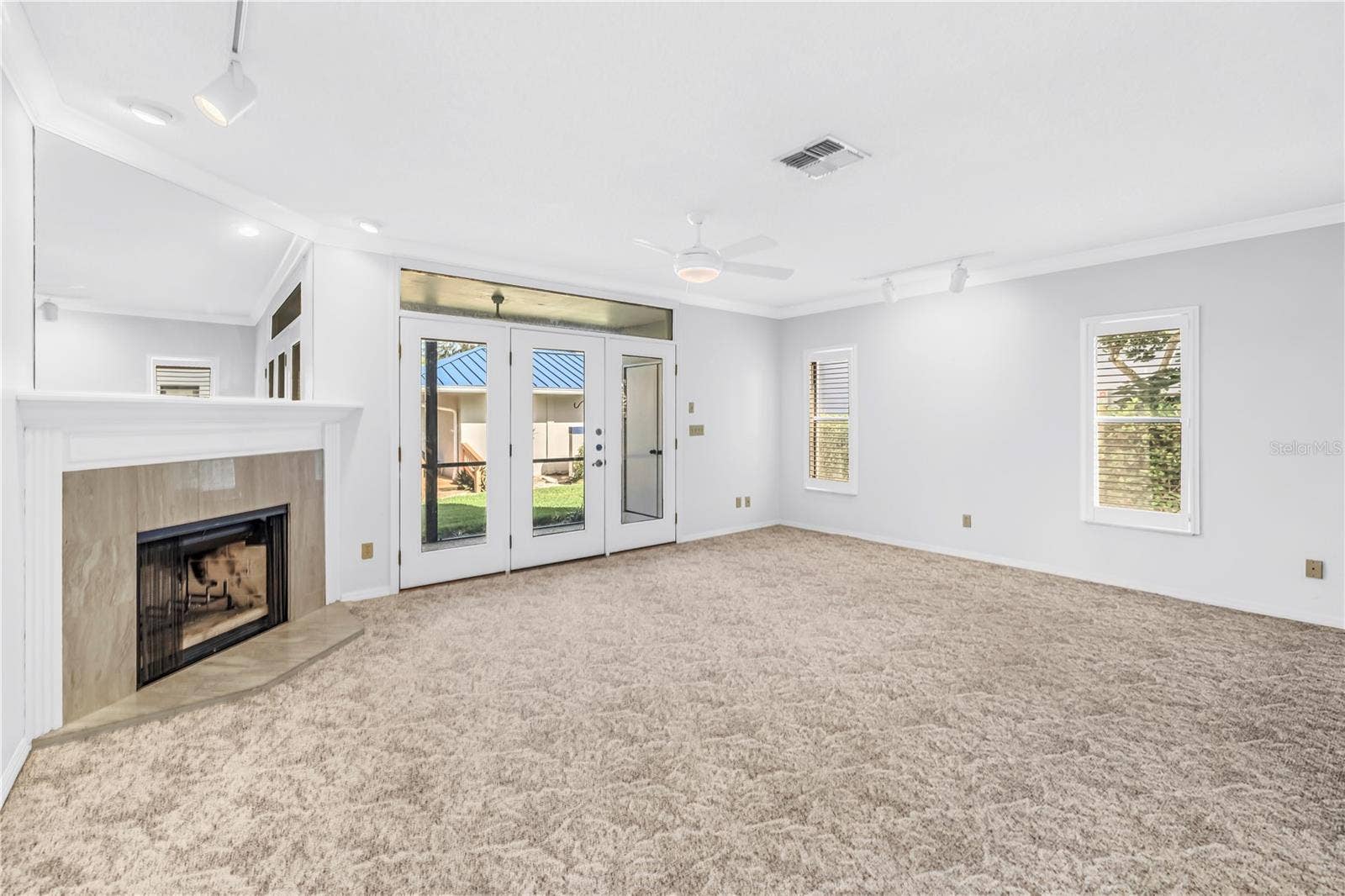 1609 WATERMARK CIRCLE NE, St Petersburg, FL 33702 1609 WATERMARK CIRCLE NE, St Petersburg, FL 33702