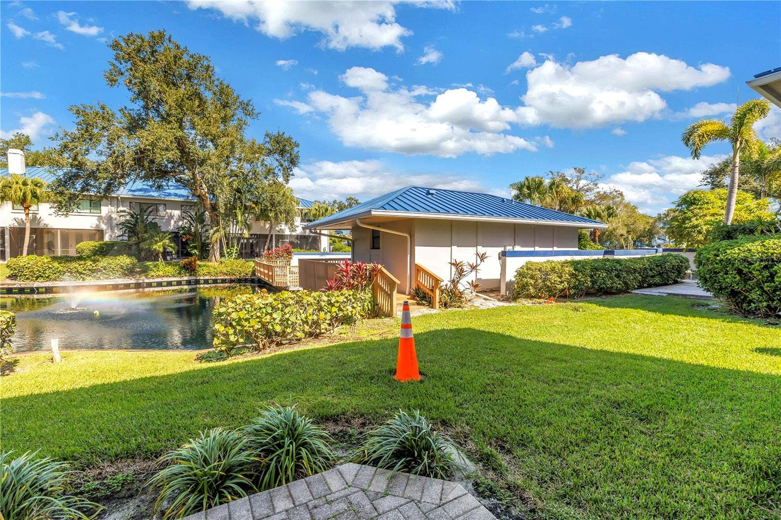 1609 WATERMARK CIRCLE NE, St Petersburg, FL 33702 1609 WATERMARK CIRCLE NE, St Petersburg, FL 33702