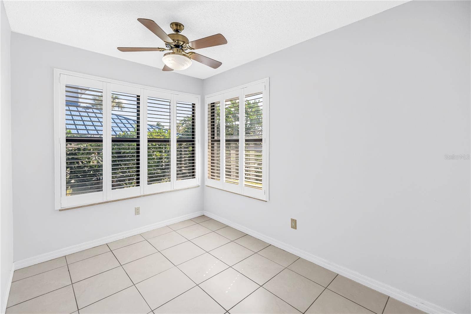 1609 WATERMARK CIRCLE NE, St Petersburg, FL 33702 Bonus area / office
