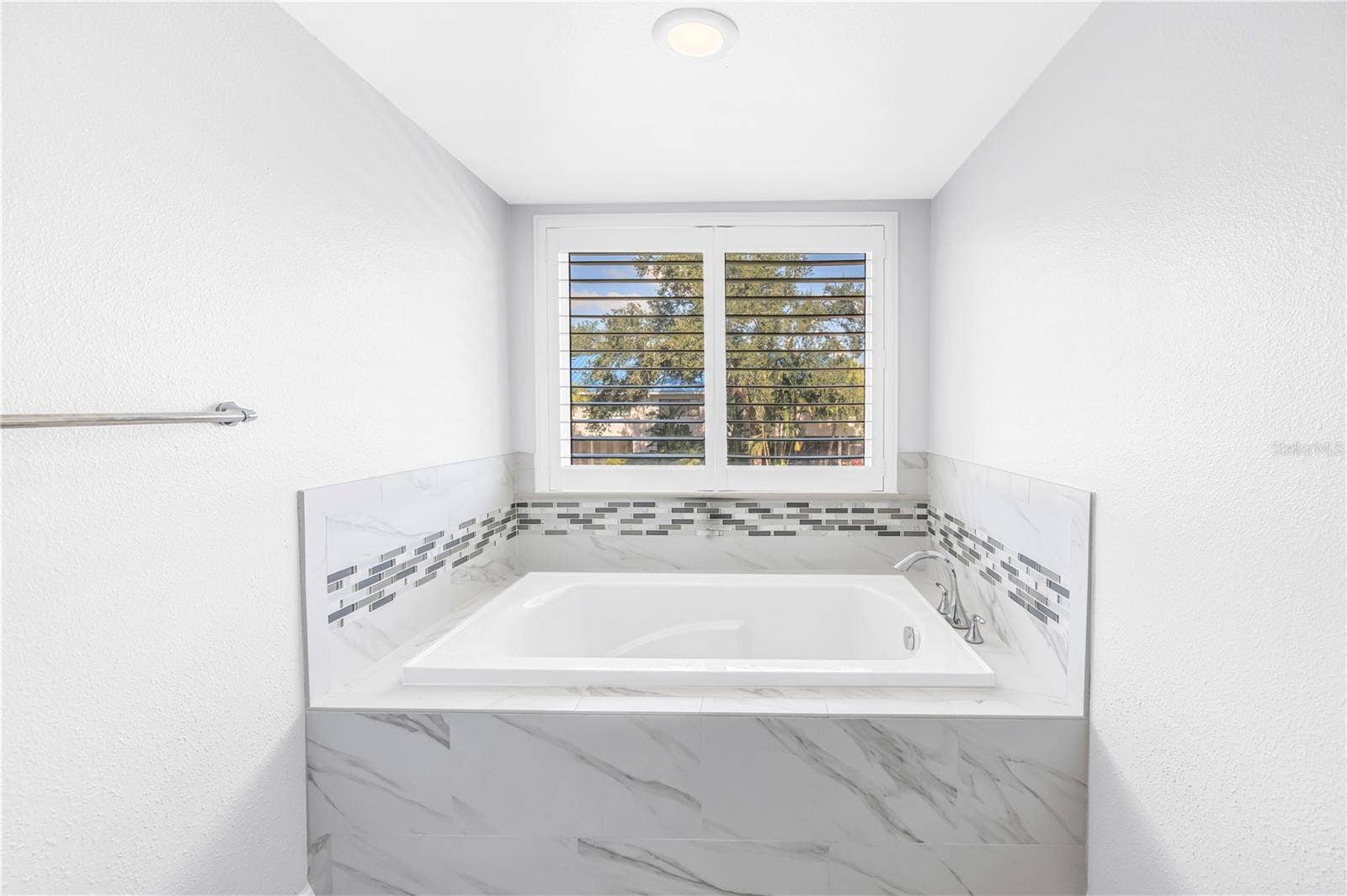 1609 WATERMARK CIRCLE NE, St Petersburg, FL 33702 1609 WATERMARK CIRCLE NE, St Petersburg, FL 33702