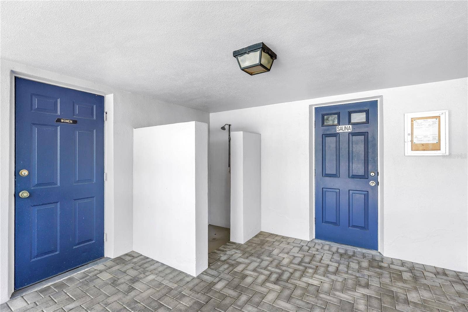 1609 WATERMARK CIRCLE NE, St Petersburg, FL 33702 1609 WATERMARK CIRCLE NE, St Petersburg, FL 33702