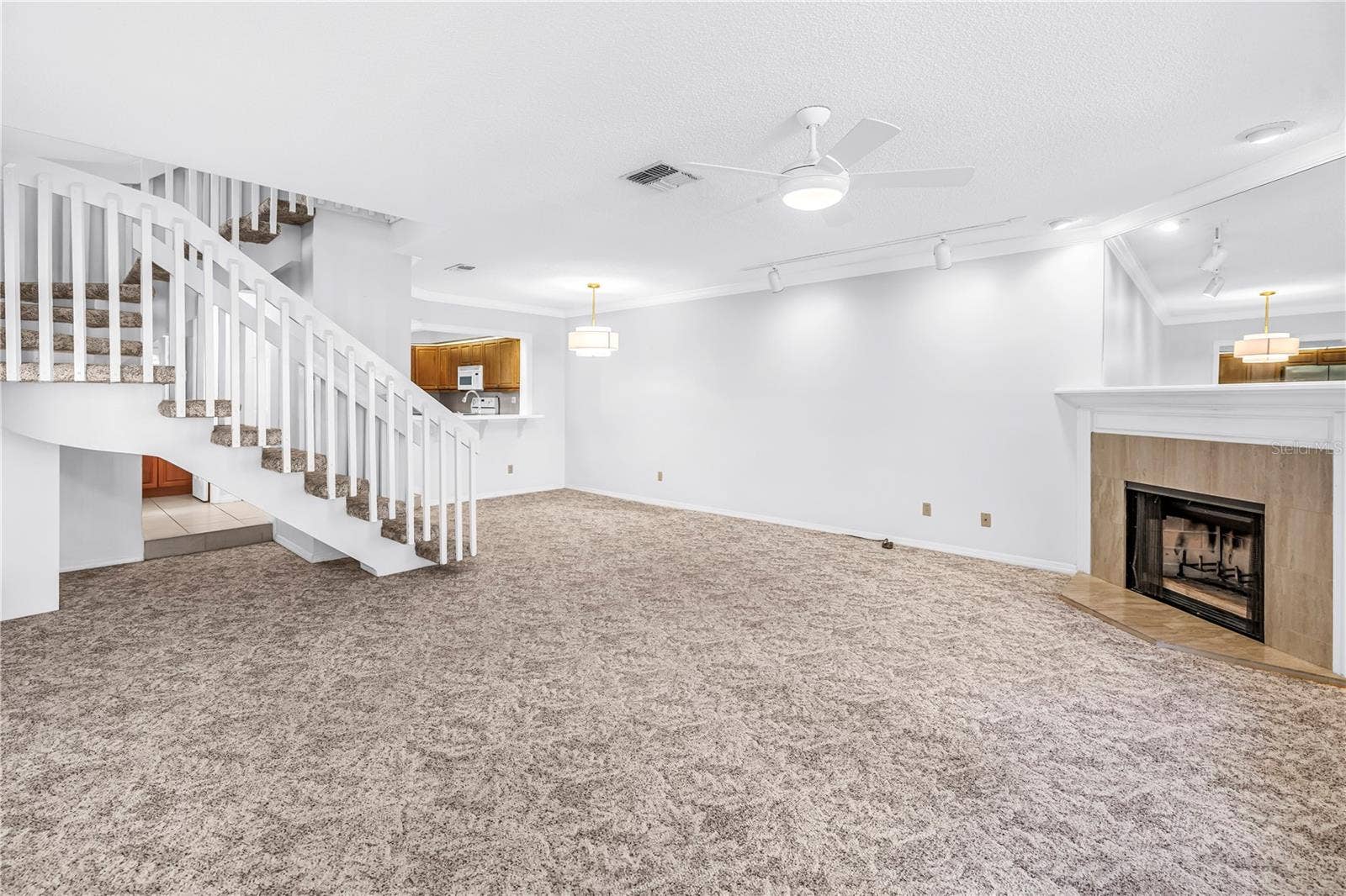 1609 WATERMARK CIRCLE NE, St Petersburg, FL 33702 1609 WATERMARK CIRCLE NE, St Petersburg, FL 33702