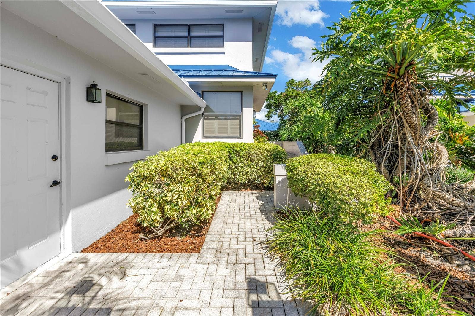 1609 WATERMARK CIRCLE NE, St Petersburg, FL 33702 1609 WATERMARK CIRCLE NE, St Petersburg, FL 33702