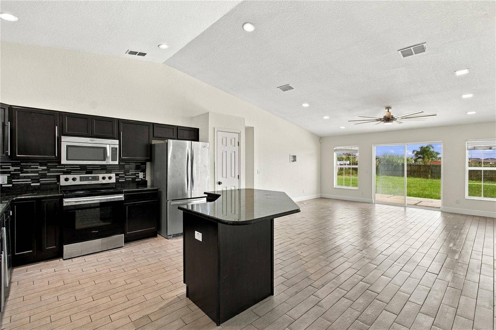 376 LAKE ELOISE POINTE DRIVE, Winter Haven, FL 33880 376 LAKE ELOISE POINTE DRIVE, Winter Haven, FL 33880