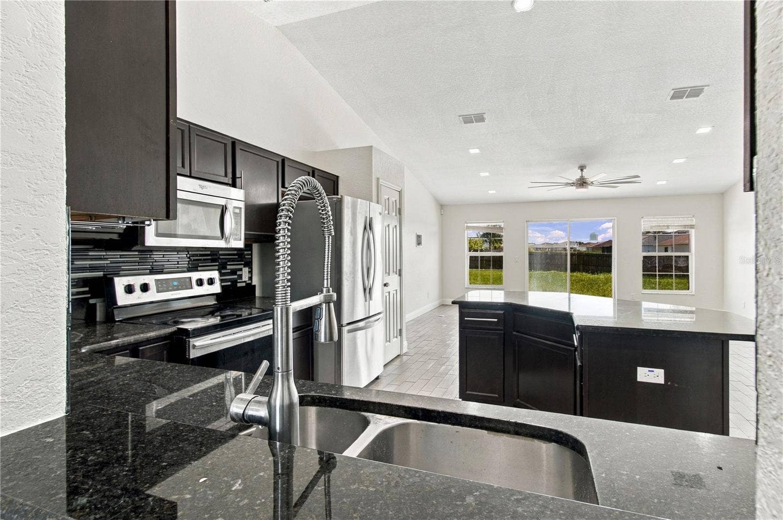 376 LAKE ELOISE POINTE DRIVE, Winter Haven, FL 33880 376 LAKE ELOISE POINTE DRIVE, Winter Haven, FL 33880
