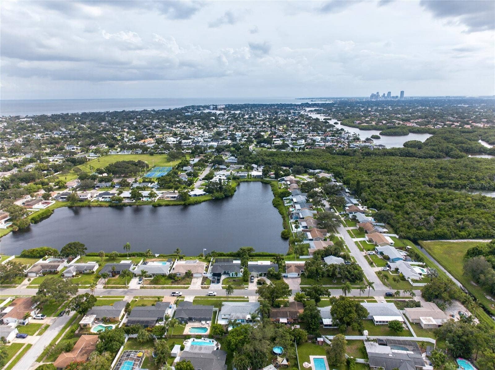 1689 PENNSYLVANIA AVENUE NE, St Petersburg, FL 33703 1689 PENNSYLVANIA AVENUE NE, St Petersburg, FL 33703