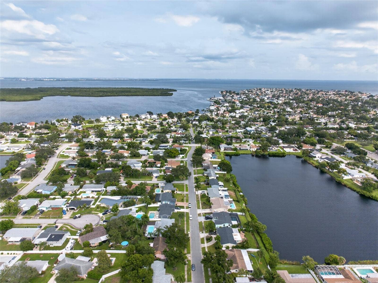 1689 PENNSYLVANIA AVENUE NE, St Petersburg, FL 33703 1689 PENNSYLVANIA AVENUE NE, St Petersburg, FL 33703